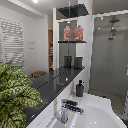 Reflets De Montagnes * Tarascon-sur-Ariège