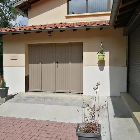 Reflets De Montagnes Apartment *